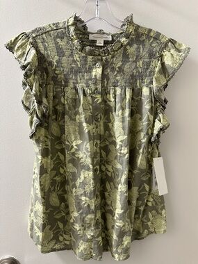 Treasure & Bond Olive Green Floral Ruffle Button-Front Blouse